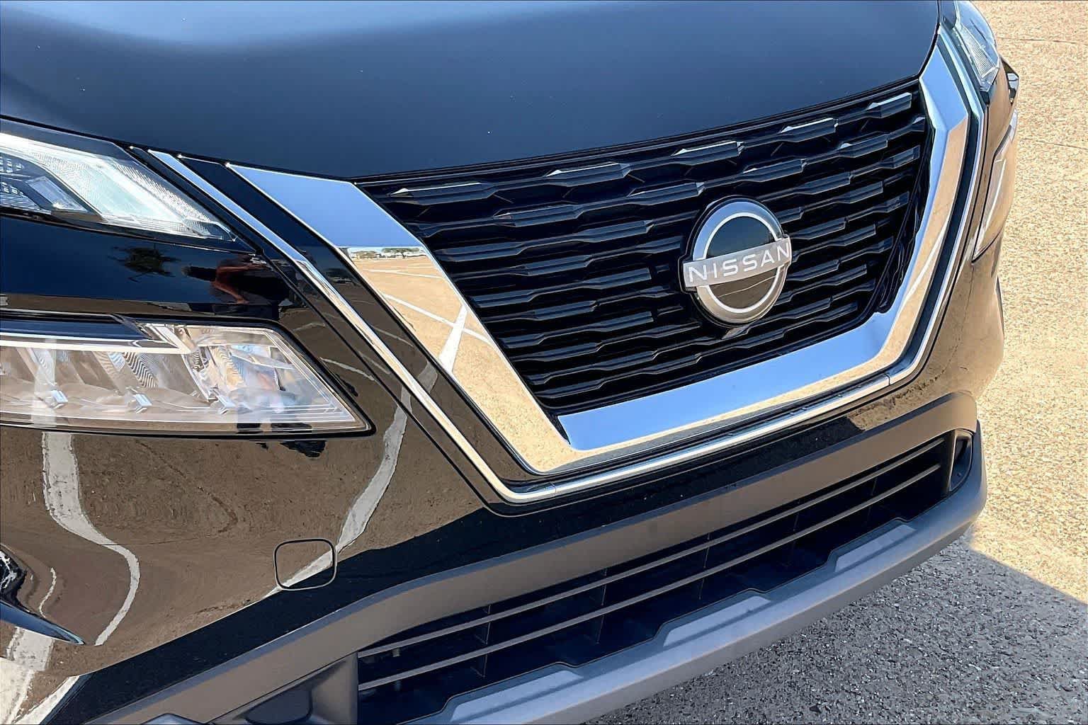 Used 2023 Nissan Rogue SV FWD image 31
