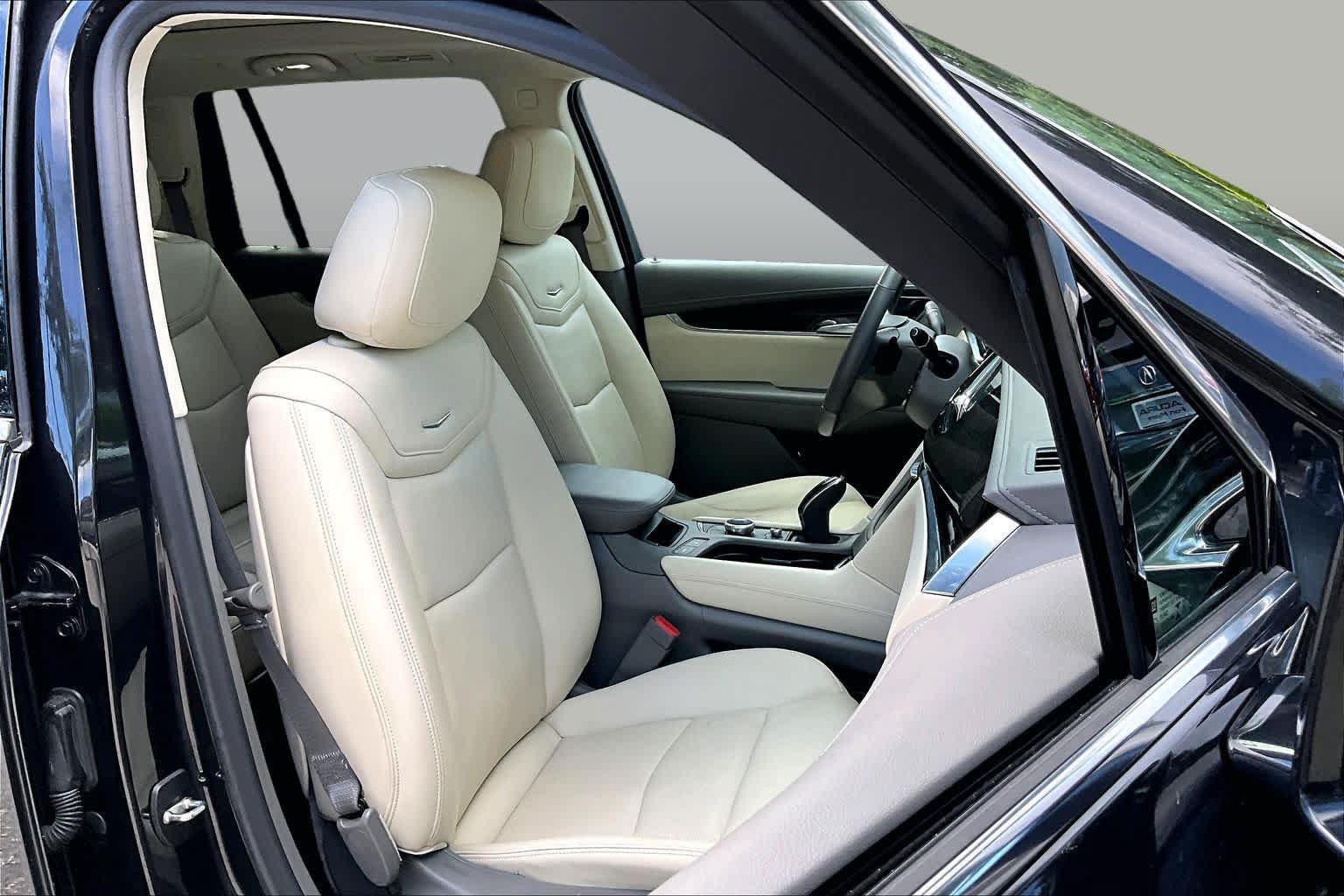 Used 2020 Cadillac XT6 Premium Luxury FWD image 9
