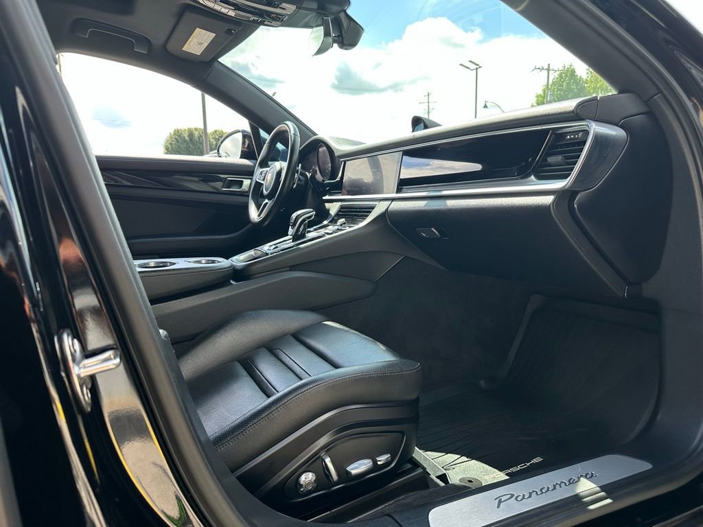 Used 2019 Porsche Panamera image 43