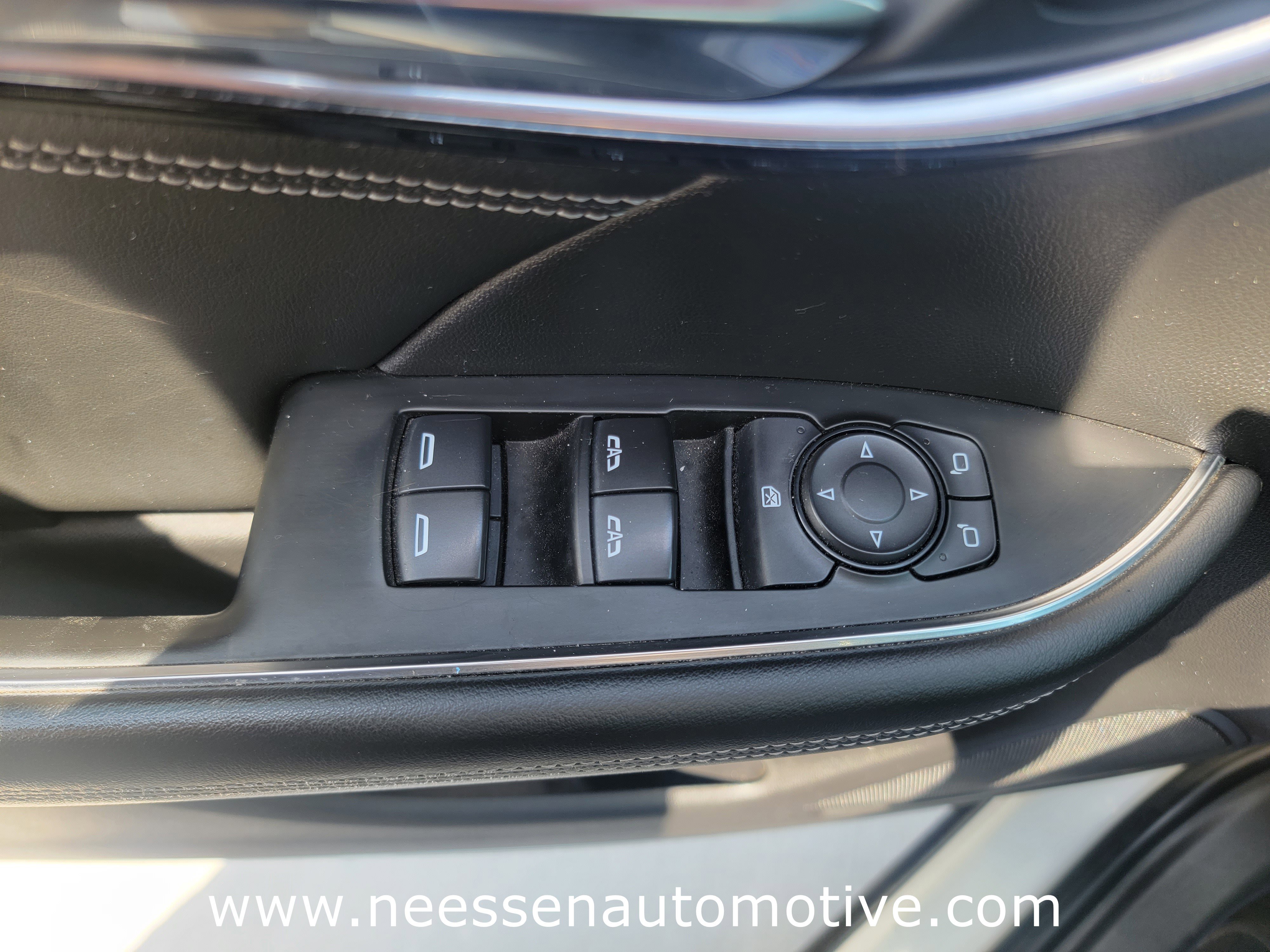 Used 2022 Buick Envision Preferred FWD image 16