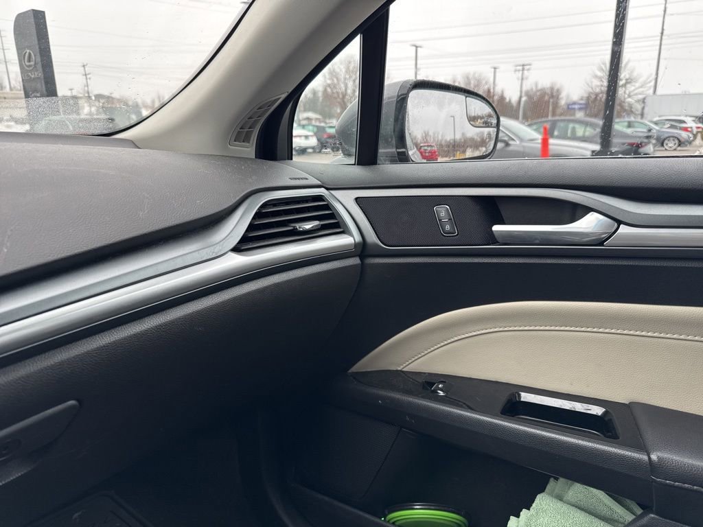 Used 2015 Ford Fusion Titanium image 21