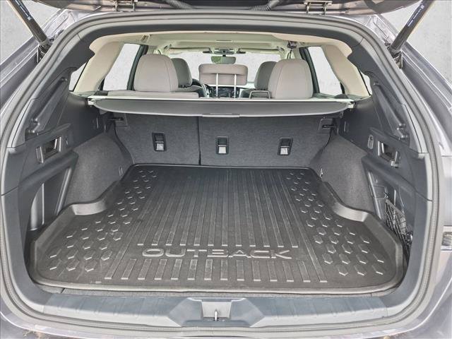 Used 2025 Subaru Outback Premium AWD/4WD image 6