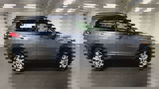 Used 2023 Toyota Corolla Cross LE image 9