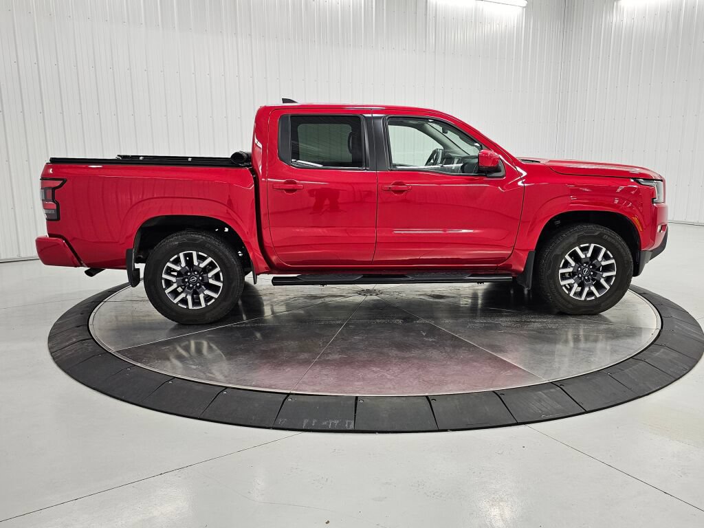 Used 2022 Nissan Frontier SV AWD/4WD image 6