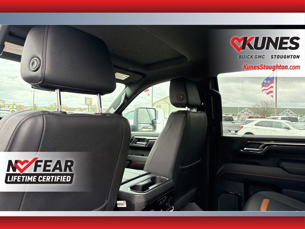 Used 2025 GMC Sierra 2500 AT4 image 43
