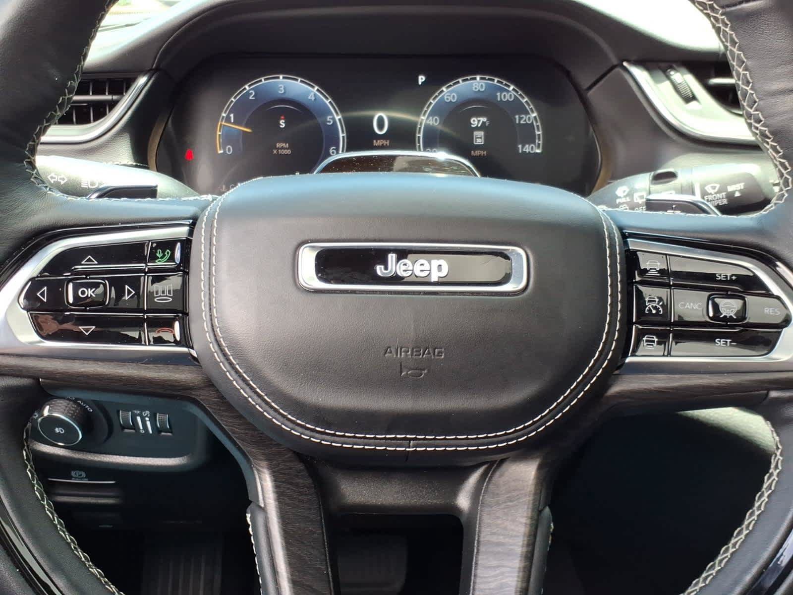 Used 2024 Jeep Grand Cherokee Overland w/ Adv Protech Group III AWD/4WD image 20