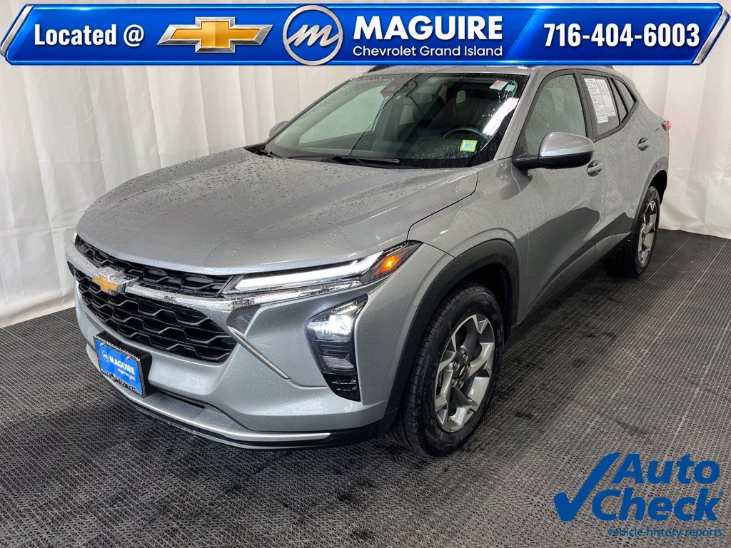 Used 2024 Chevrolet Trax LT w/ LT Convenience Package FWD image 1