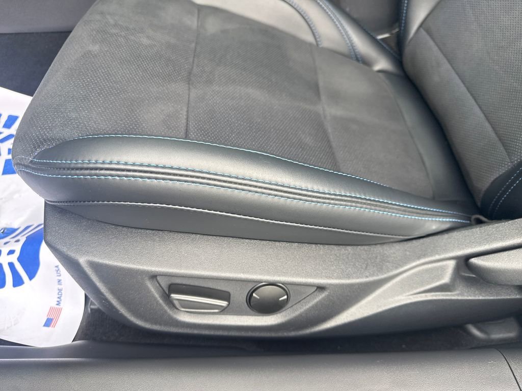 Used 2025 Ford Mustang Dark Horse image 23