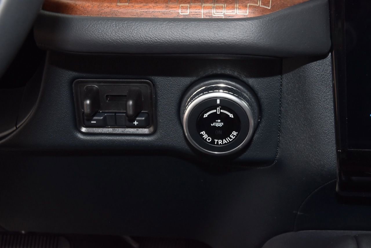 New 2026 Lincoln Navigator L Black Label AWD/4WD image 34
