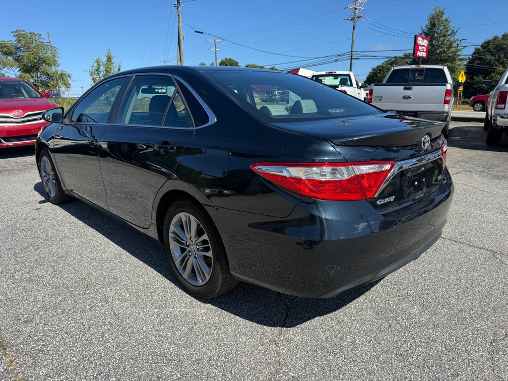 Used 2017 Toyota Camry SE FWD image 5