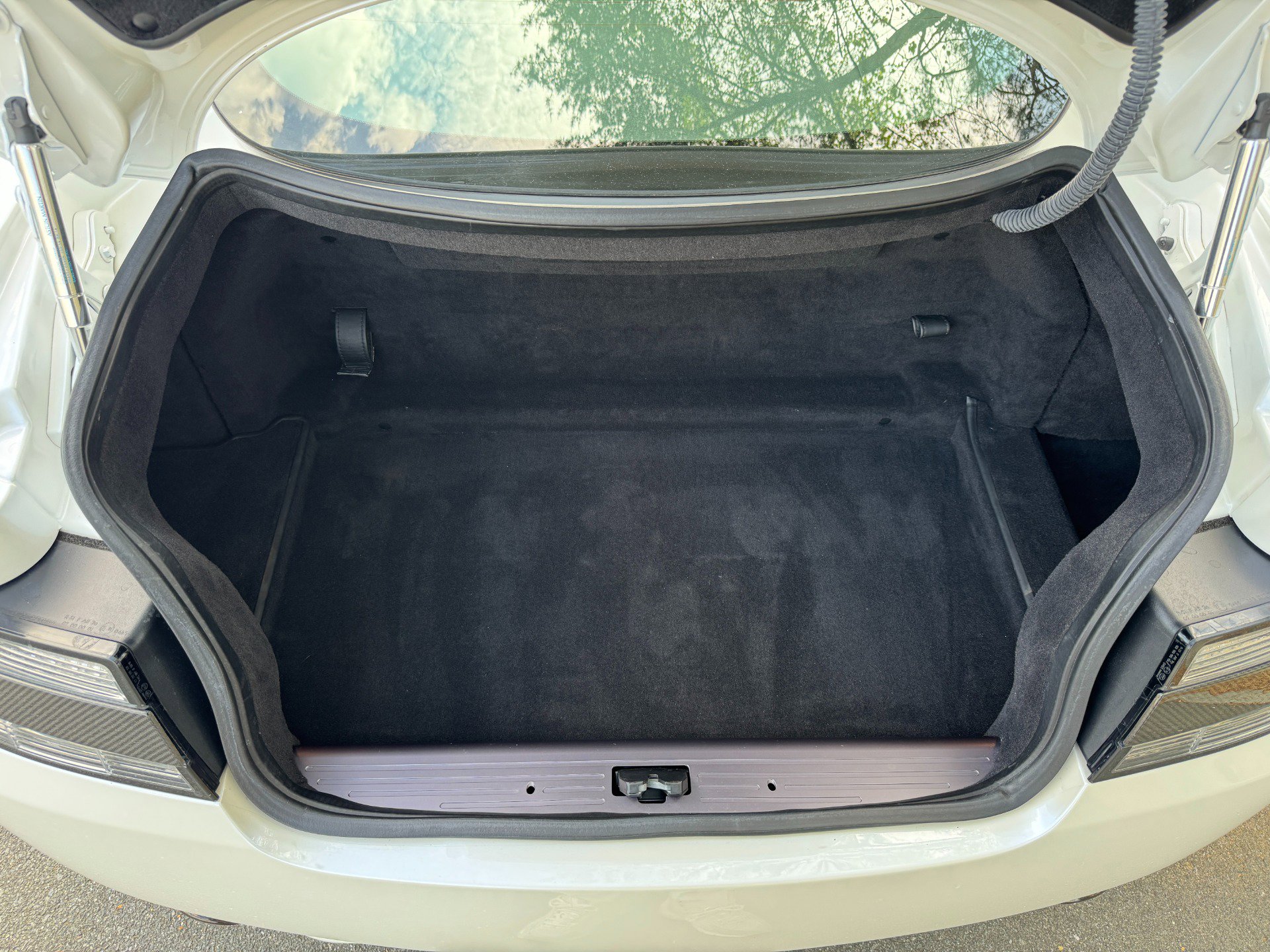 Used 2015 Aston Martin DB9 Coupe image 61