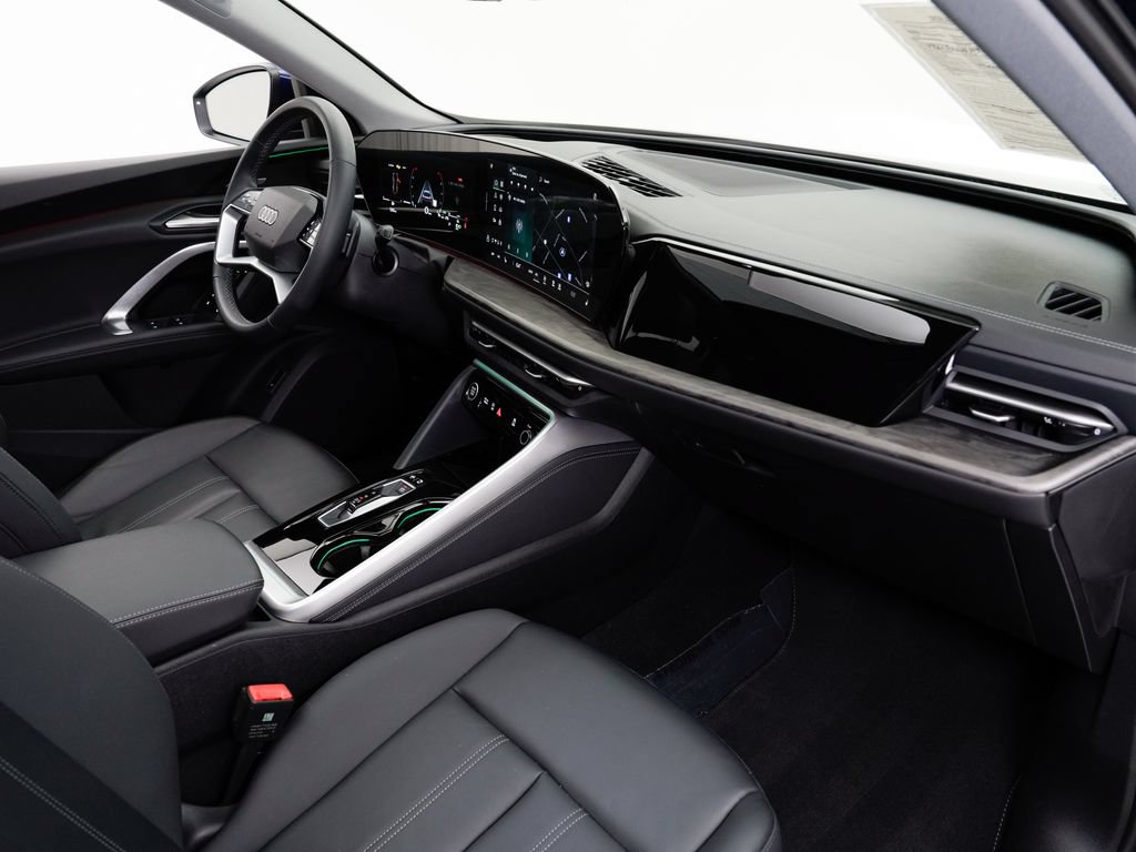 Certified 2025 Audi Q5 Premium w/ Premium Plus AWD/4WD image 21