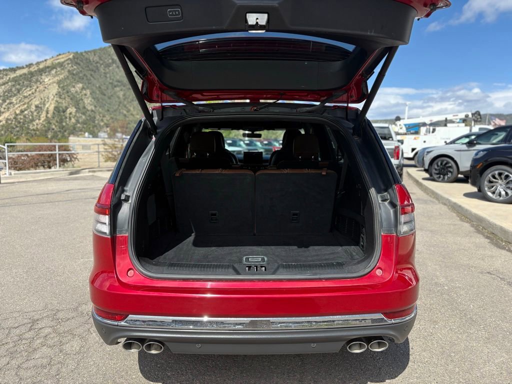 Used 2020 Lincoln Aviator Reserve w/ Equipment Group 201A AWD/4WD image 8