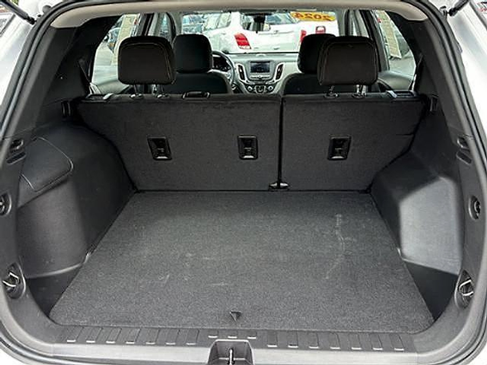 Used 2024 Chevrolet Equinox LS w/ Sport Edition FWD image 8