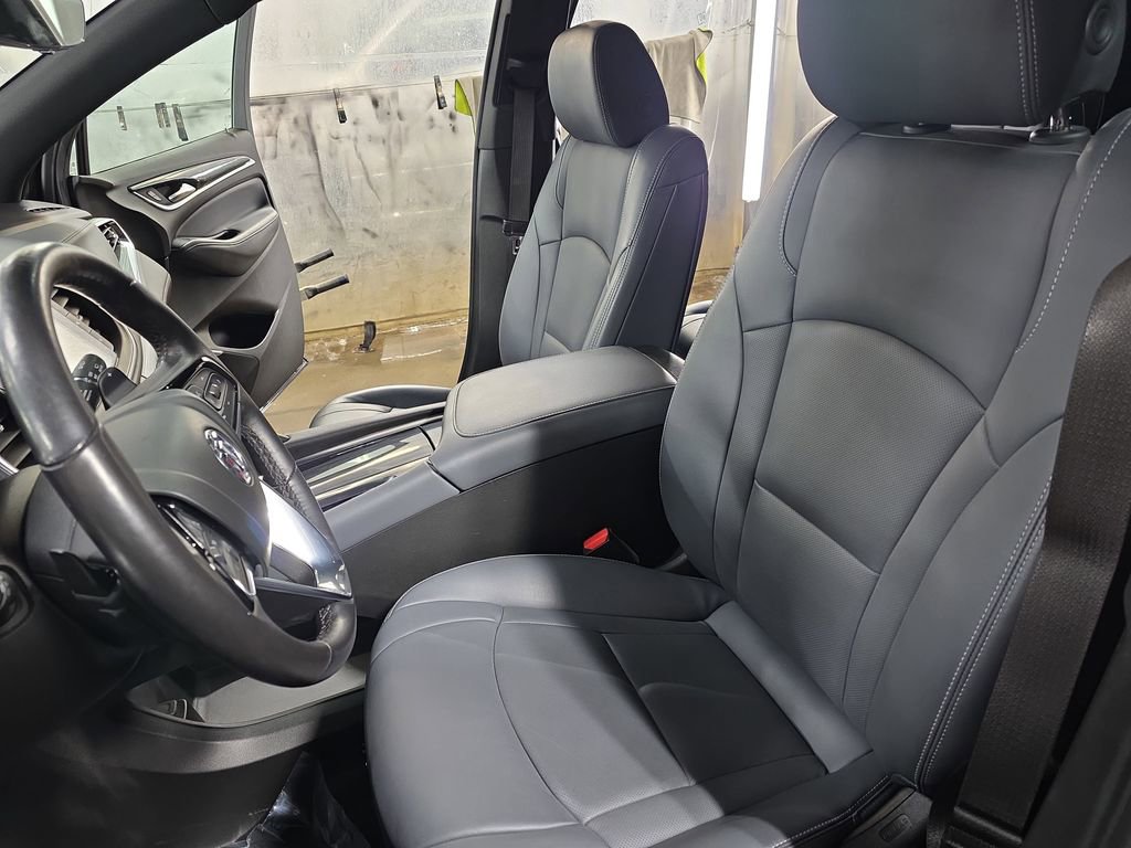 Used 2024 Buick Enclave Essence w/ Technology Package image 17