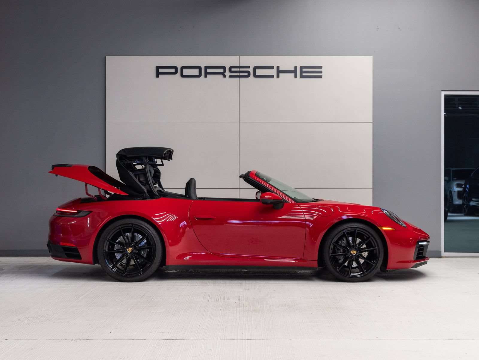 Certified 2022 Porsche 911 Carrera RWD image 9