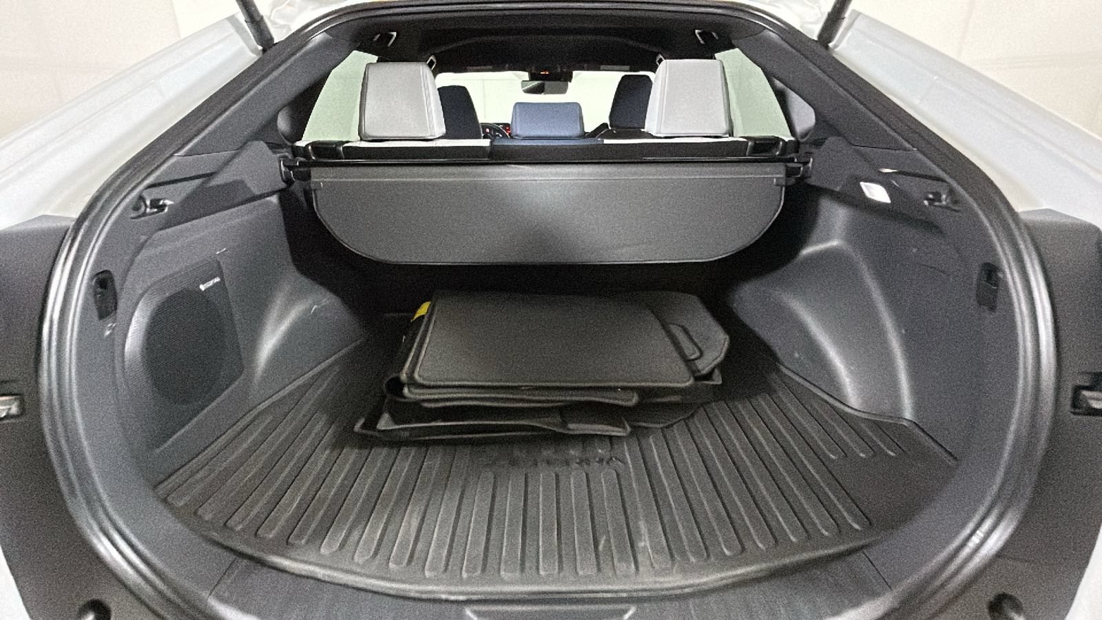 Used 2023 Subaru Solterra AWD image 32