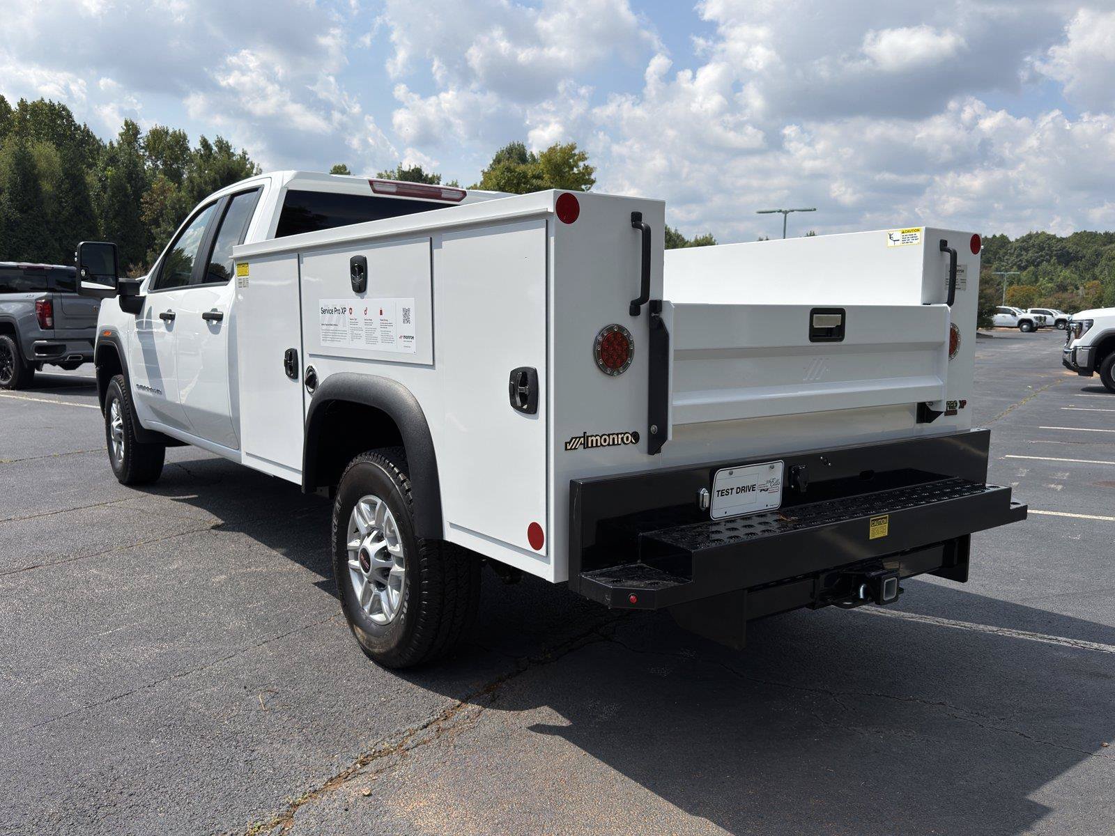 New 2026 GMC Sierra 2500 Pro w/ Convenience Package RWD image 4