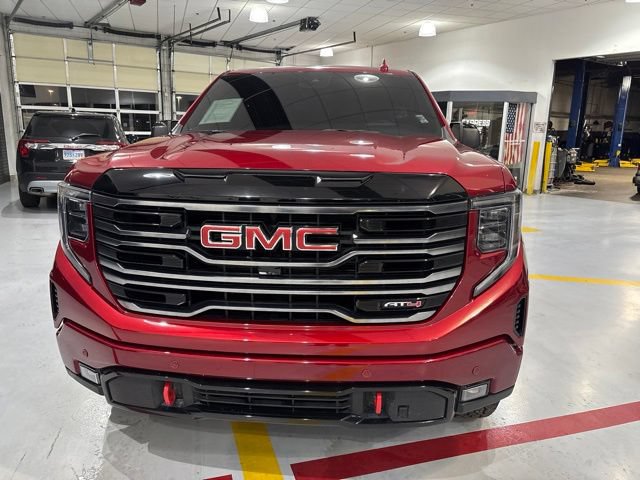 Used 2025 GMC Sierra 1500 AT4 w/ AT4 Premium Package AWD/4WD image 3