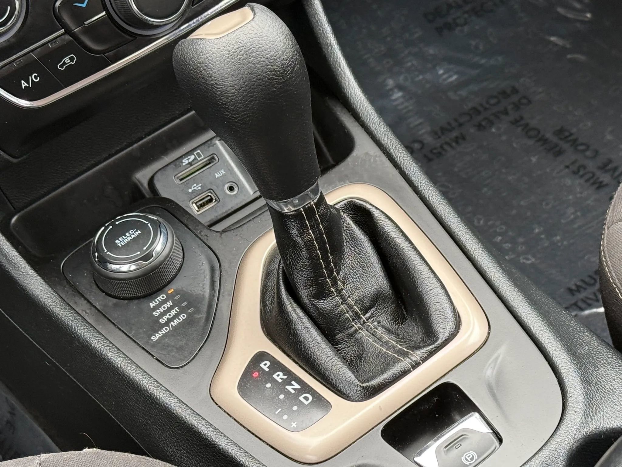 Used 2016 Jeep Cherokee Sport w/ Cold Weather Group AWD/4WD image 26