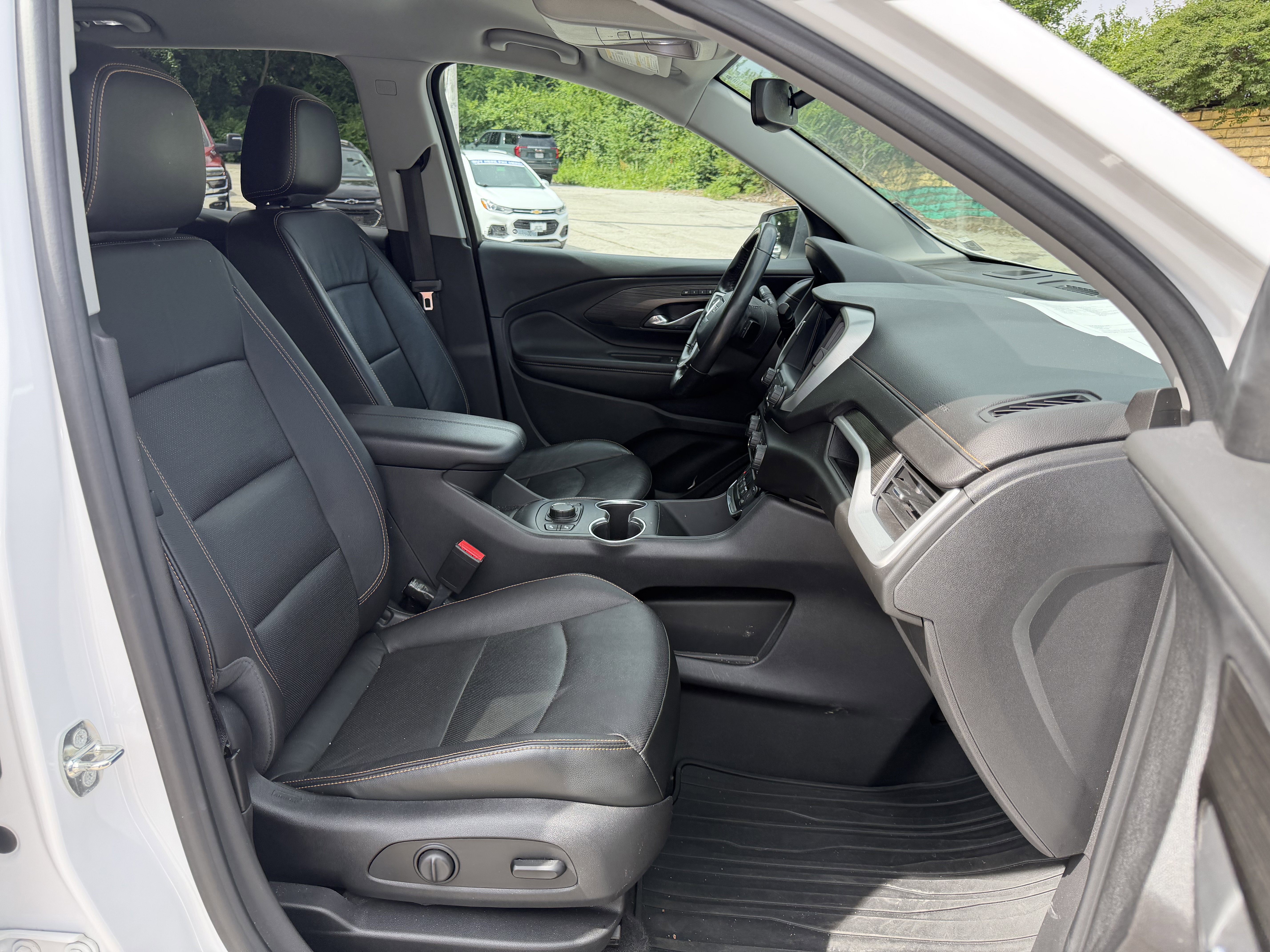 Used 2020 GMC Terrain SLT w/ Preferred Package FWD image 11