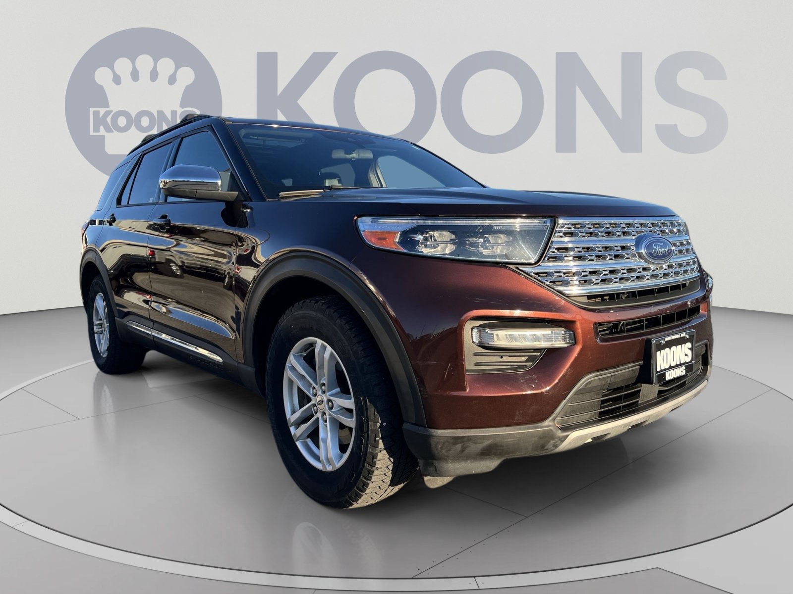 Used 2020 Ford Explorer XLT w/ Equipment Group 202A AWD/4WD image 18