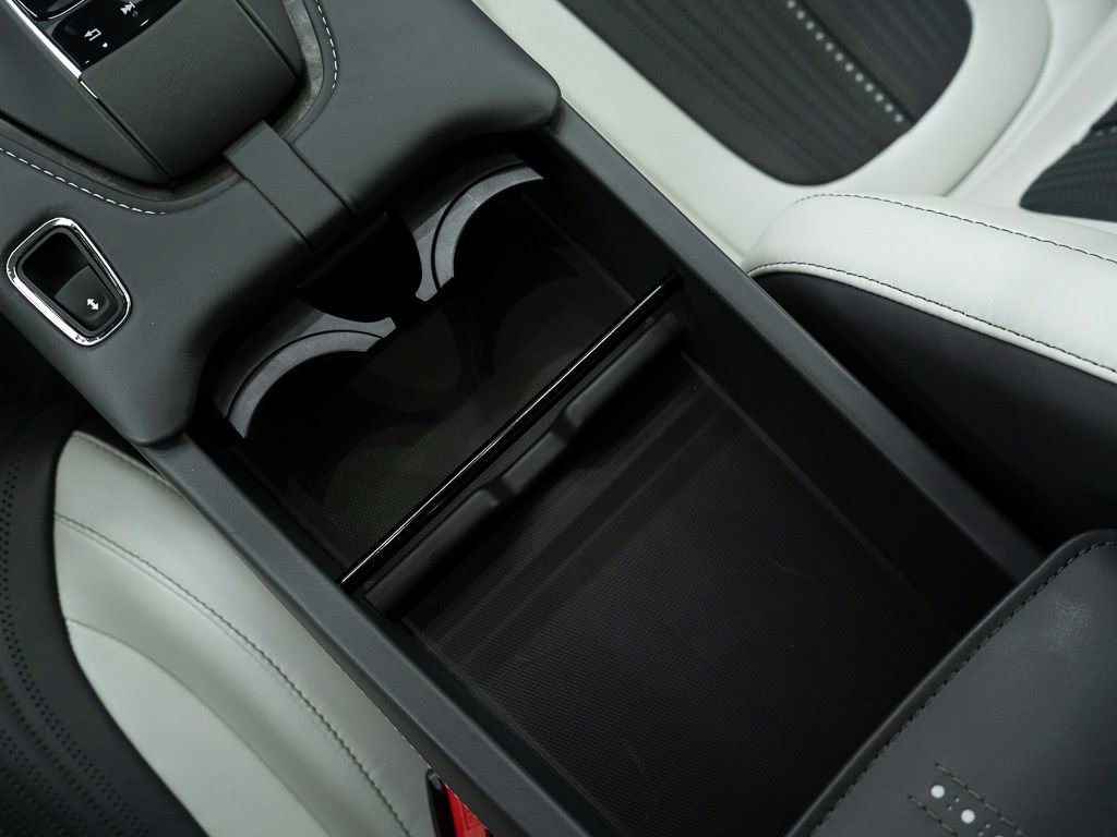 Used 2023 Aston Martin DB11 V12 image 28