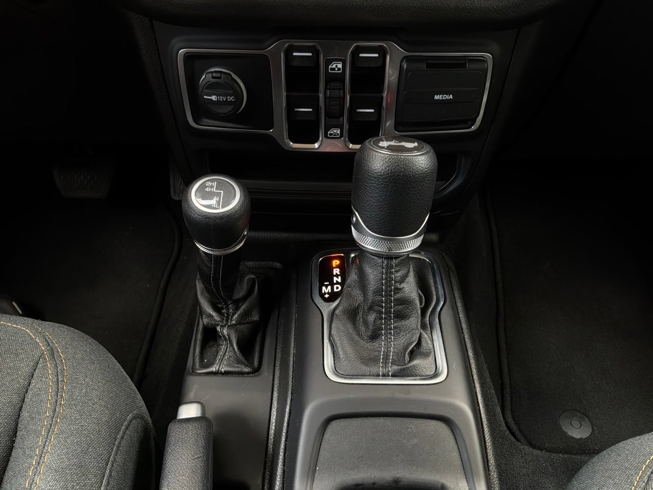Used 2025 Jeep Wrangler Unlimited Sport AWD/4WD image 19
