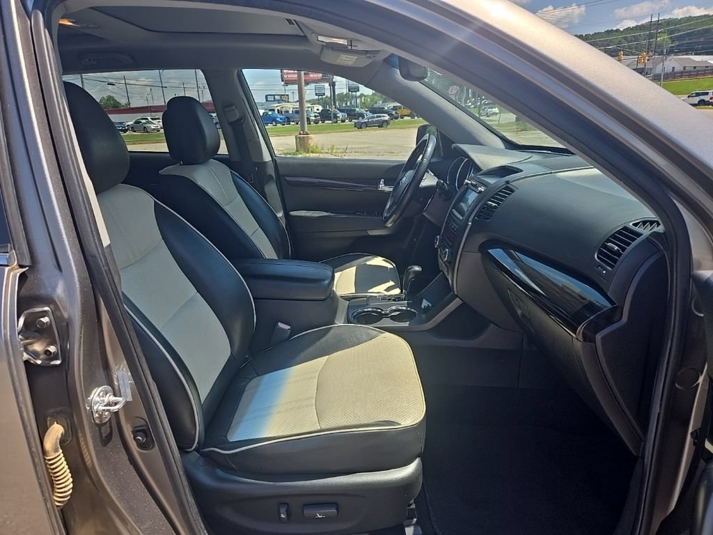 Used 2012 Kia Sorento SX w/ SX Premium Pkg FWD image 22