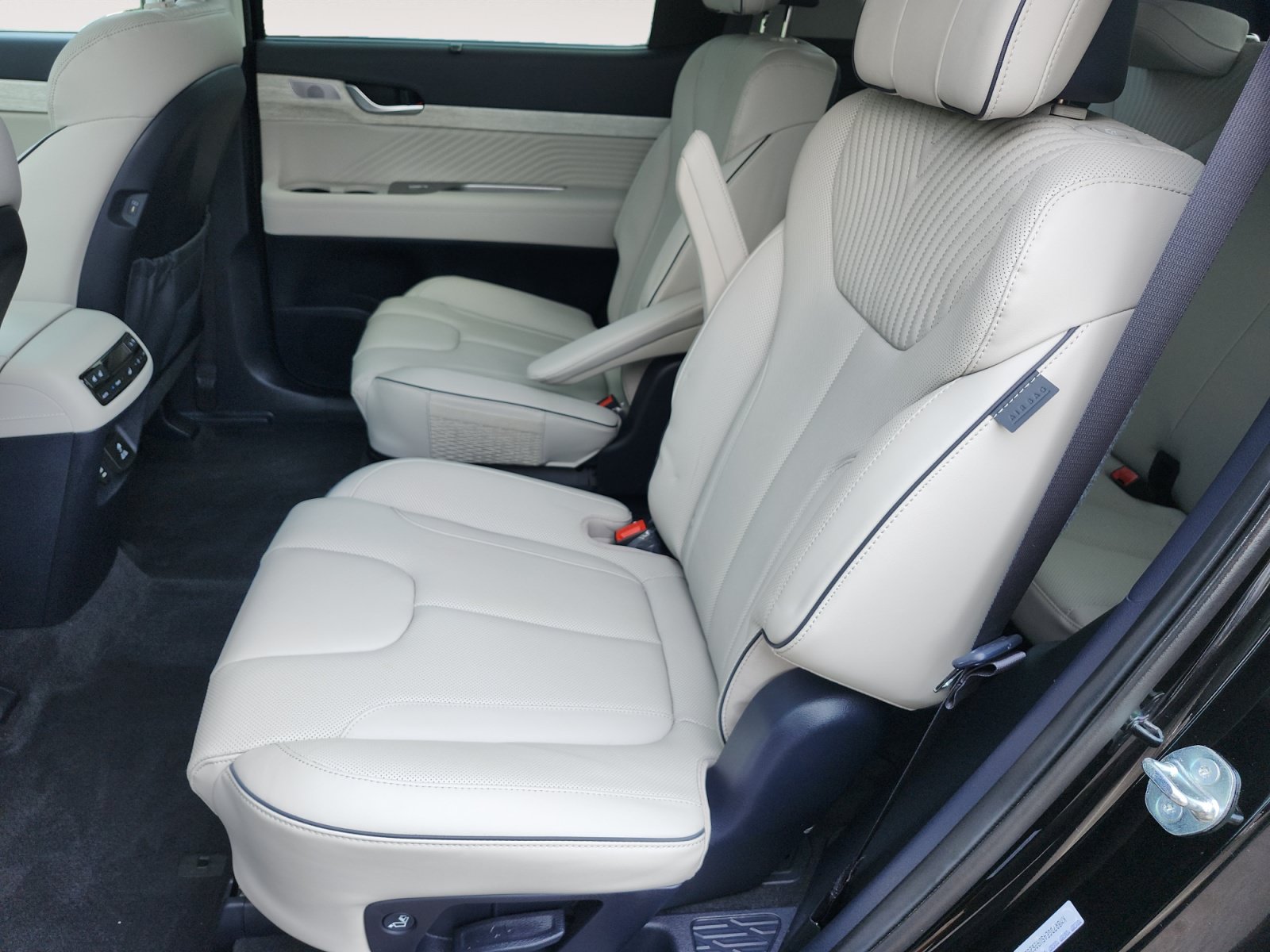 Used 2025 Hyundai Palisade Calligraphy AWD/4WD image 13