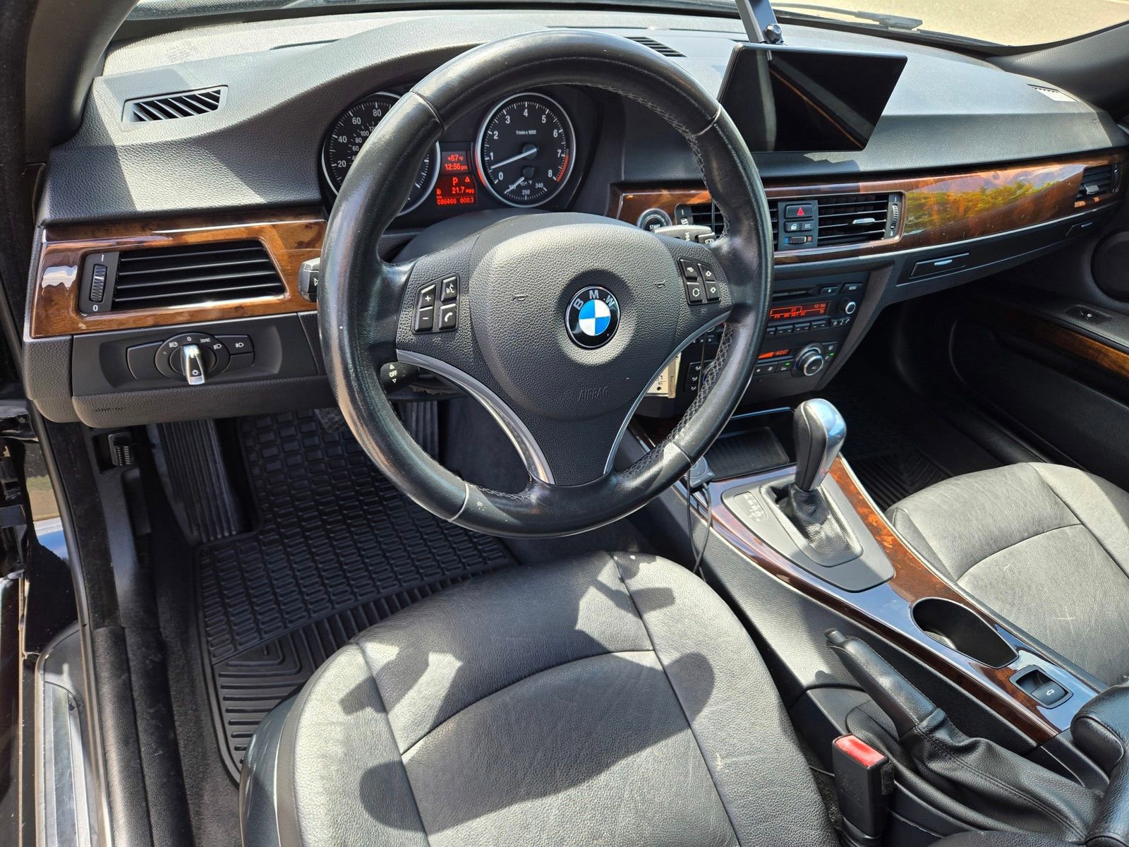Used 2011 BMW 328i Convertible RWD image 18