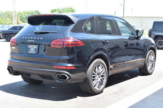 Used 2017 Porsche Cayenne Platinum Edition AWD/4WD image 11