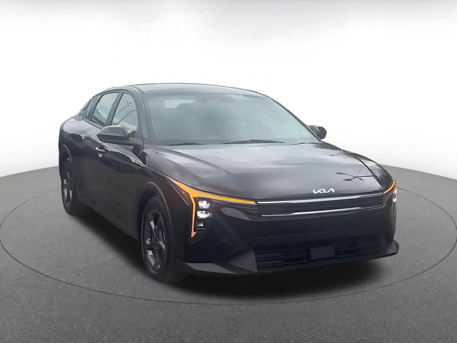 Used 2025 Kia K4 FWD image 3