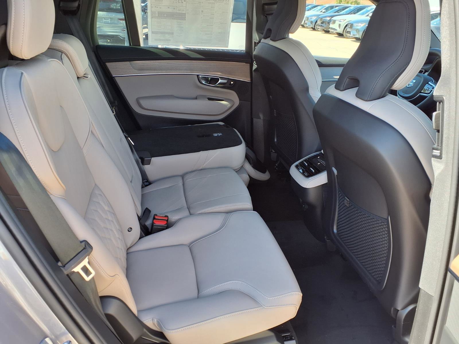 New 2026 Volvo XC90 B6 Plus w/ Protection Package Premier image 10