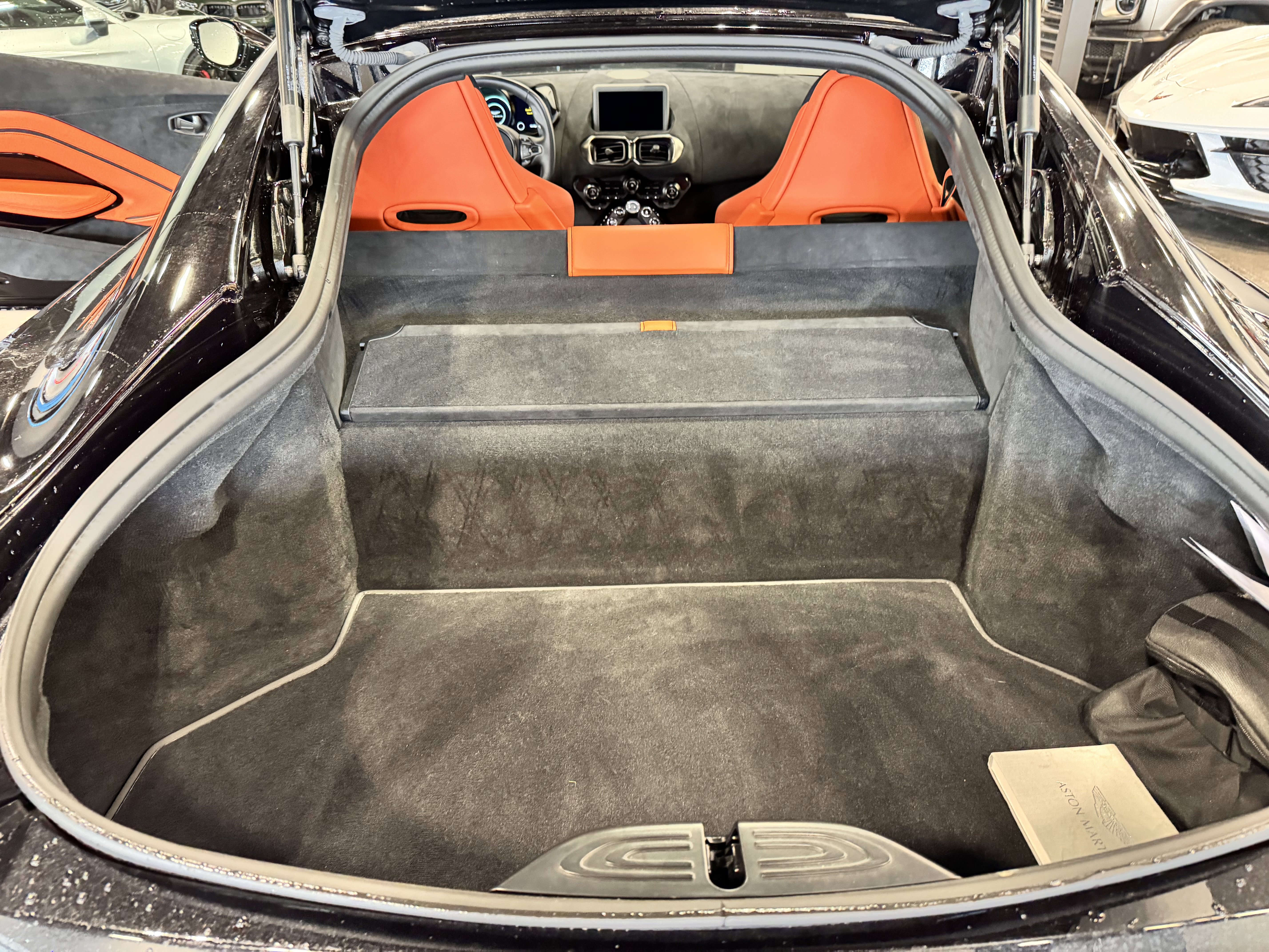 Used 2020 Aston Martin V8 Vantage Coupe image 15