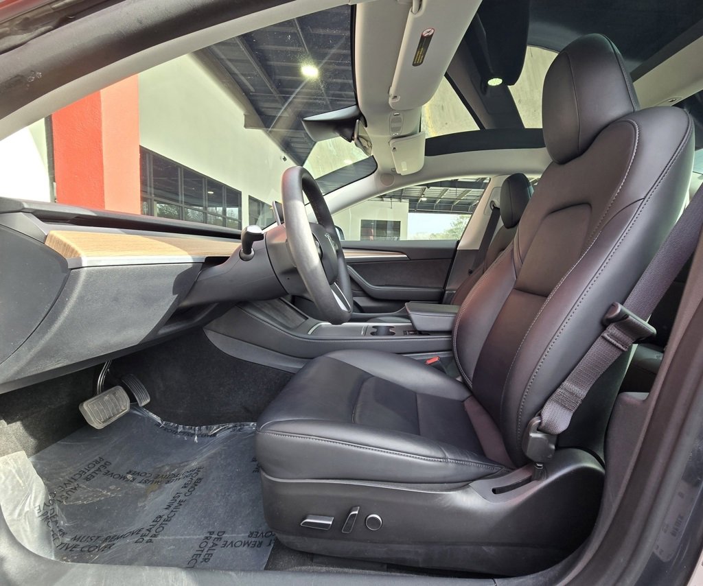 Used 2023 Tesla Model 3 Standard Range image 14