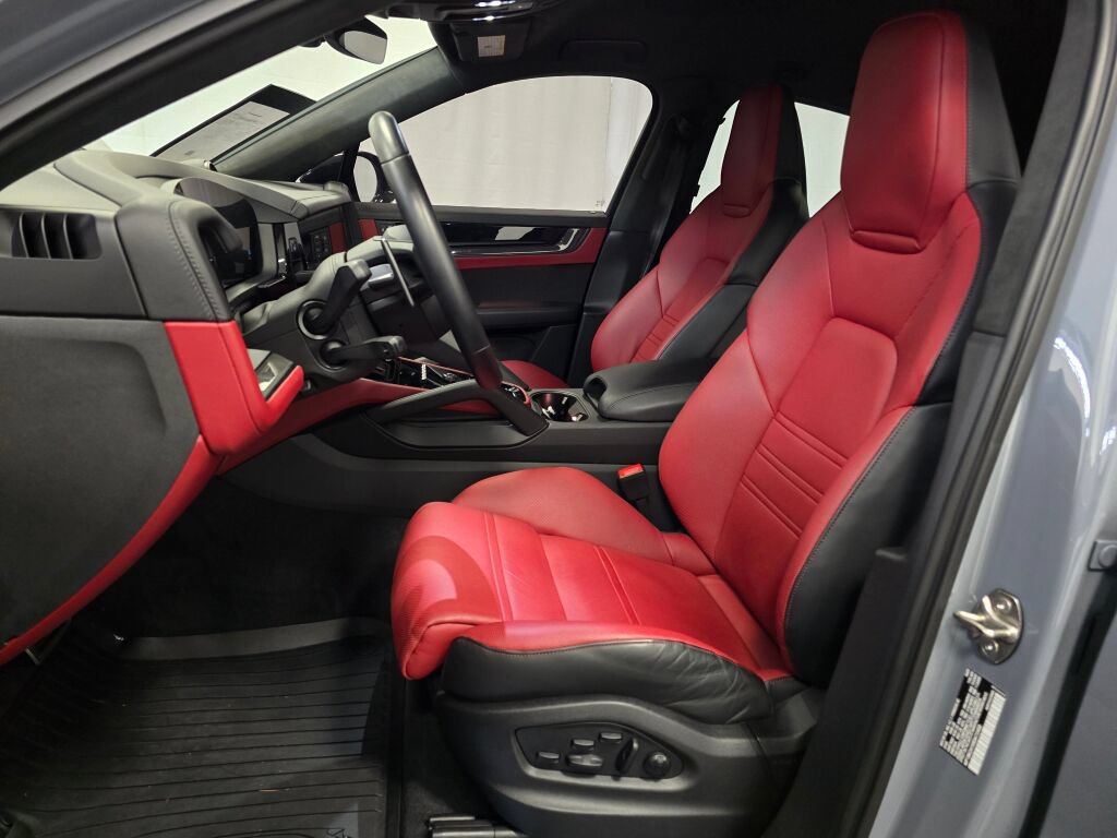 Certified 2024 Porsche Cayenne Turbo GT AWD/4WD image 14