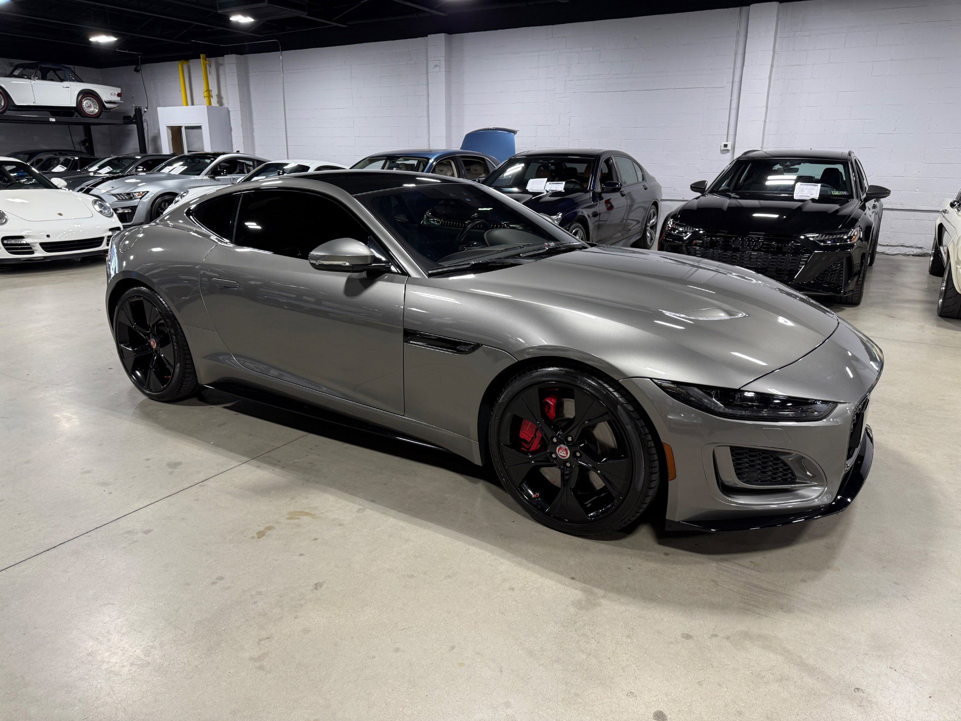 Used 2021 Jaguar F-TYPE R-Dynamic image 9