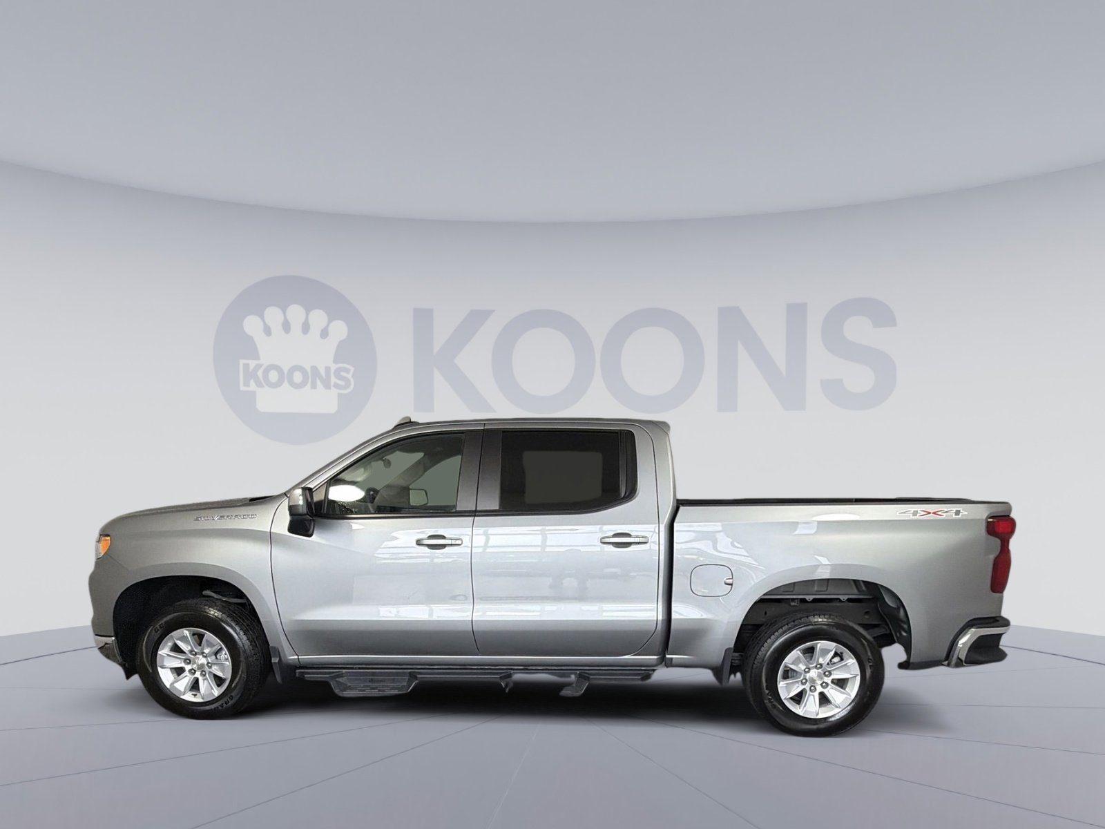 Used 2024 Chevrolet Silverado 1500 LT image 2