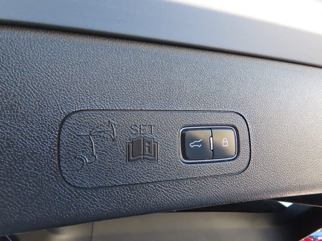 Used 2023 Lincoln Aviator AWD w/ Premium Package image 34