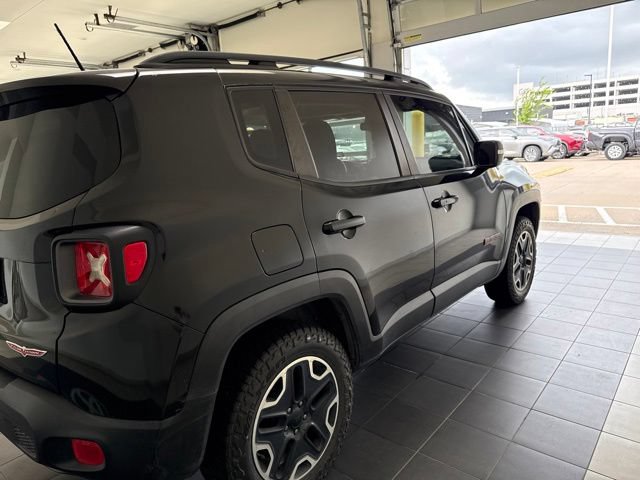 Used 2017 Jeep Renegade Trailhawk w/ Cold Weather Group II AWD/4WD image 3