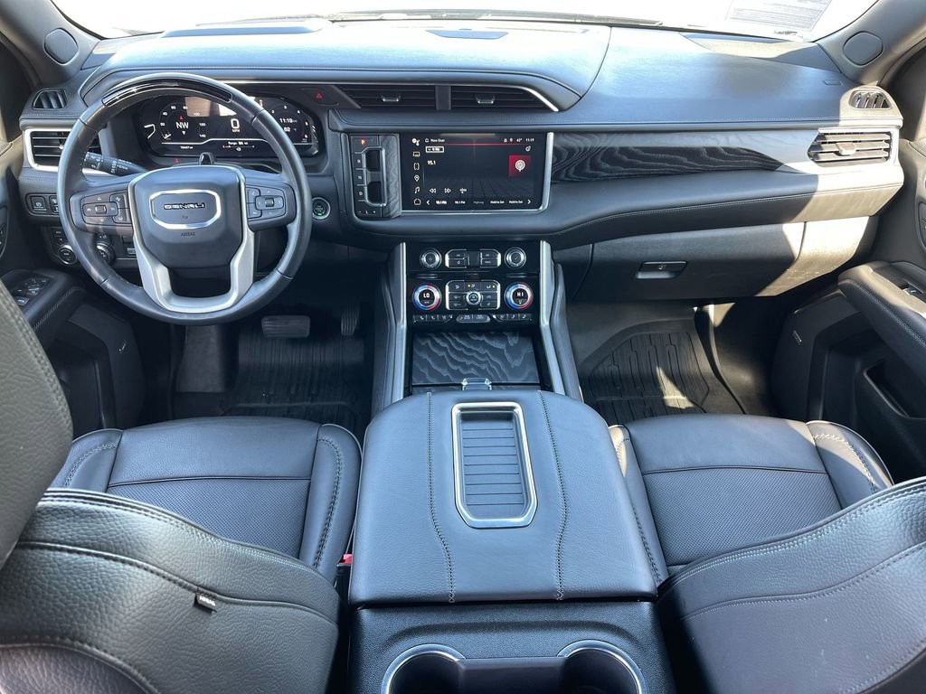 Used 2023 GMC Yukon XL Denali w/ Denali Reserve Package AWD/4WD image 16