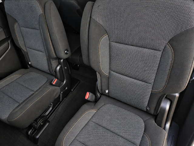 Used 2020 Chevrolet Traverse LT FWD image 12