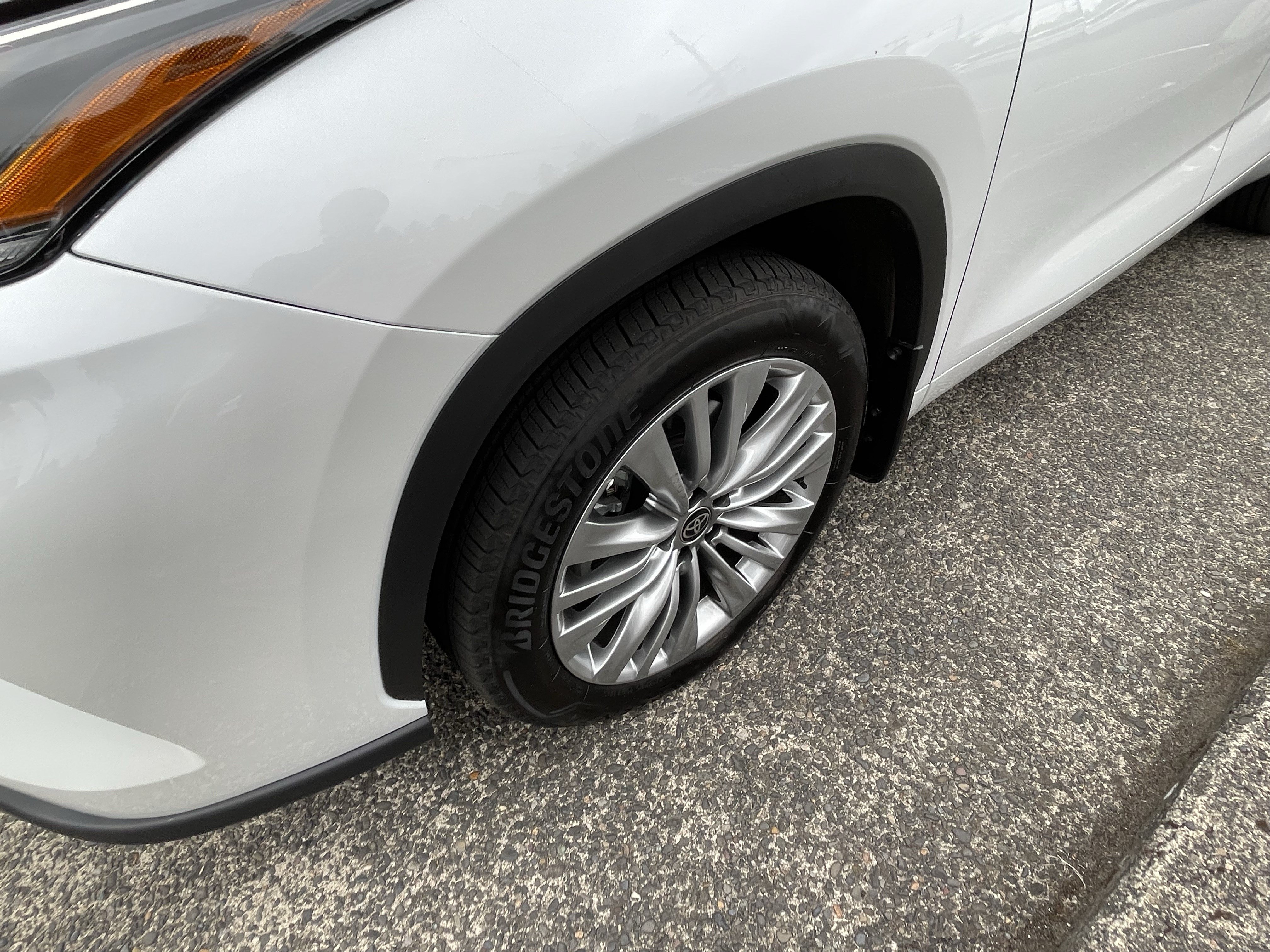 Certified 2025 Toyota Highlander Platinum AWD/4WD image 9