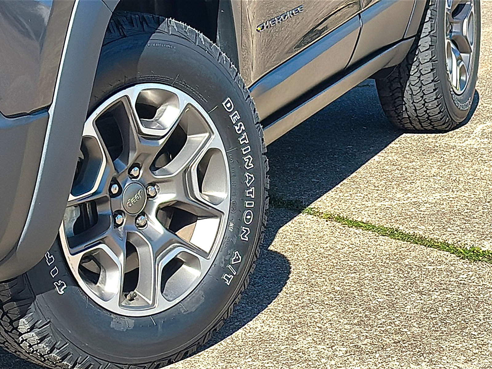 Used 2022 Jeep Cherokee Trailhawk w/ Trailer Tow Group image 3