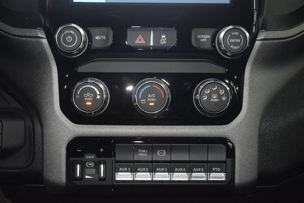 Used 2026 RAM 5500 Tradesman w/ Chrome Appearance Group AWD/4WD image 21