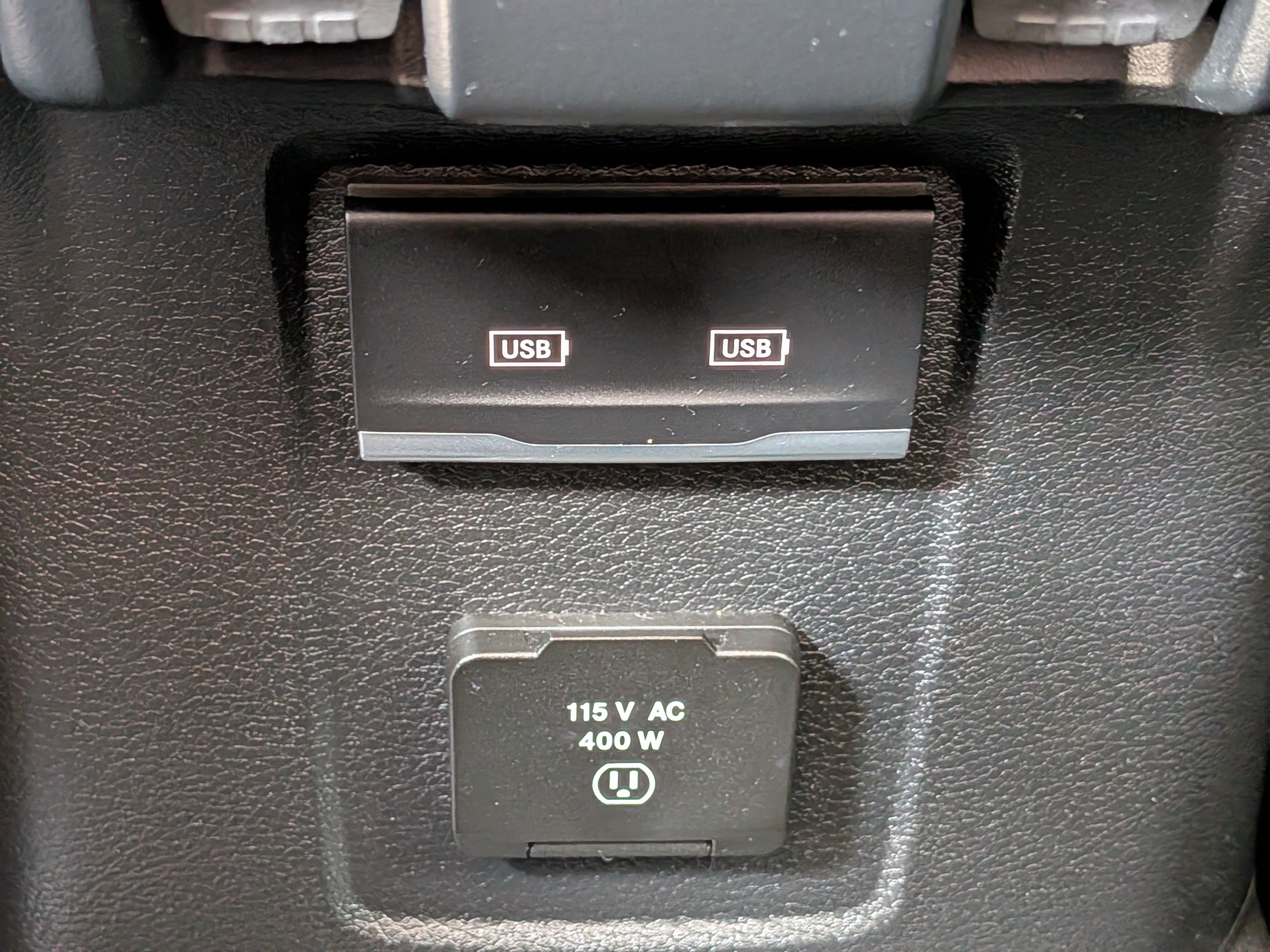 Used 2022 Jeep Gladiator Overland w/ Cold Weather Group AWD/4WD image 15