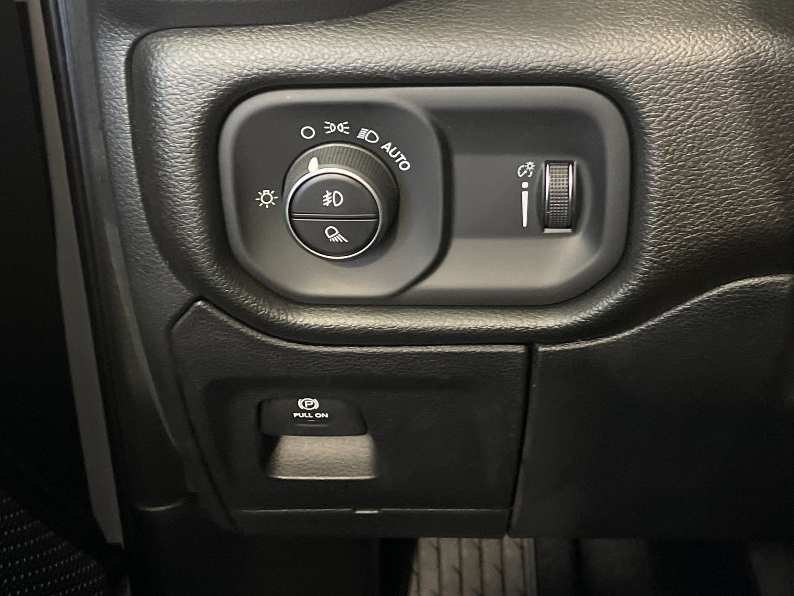 New 2026 RAM 1500 Express AWD/4WD image 29