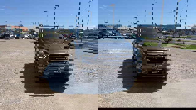 Used 2017 Ford Escape Titanium image 3