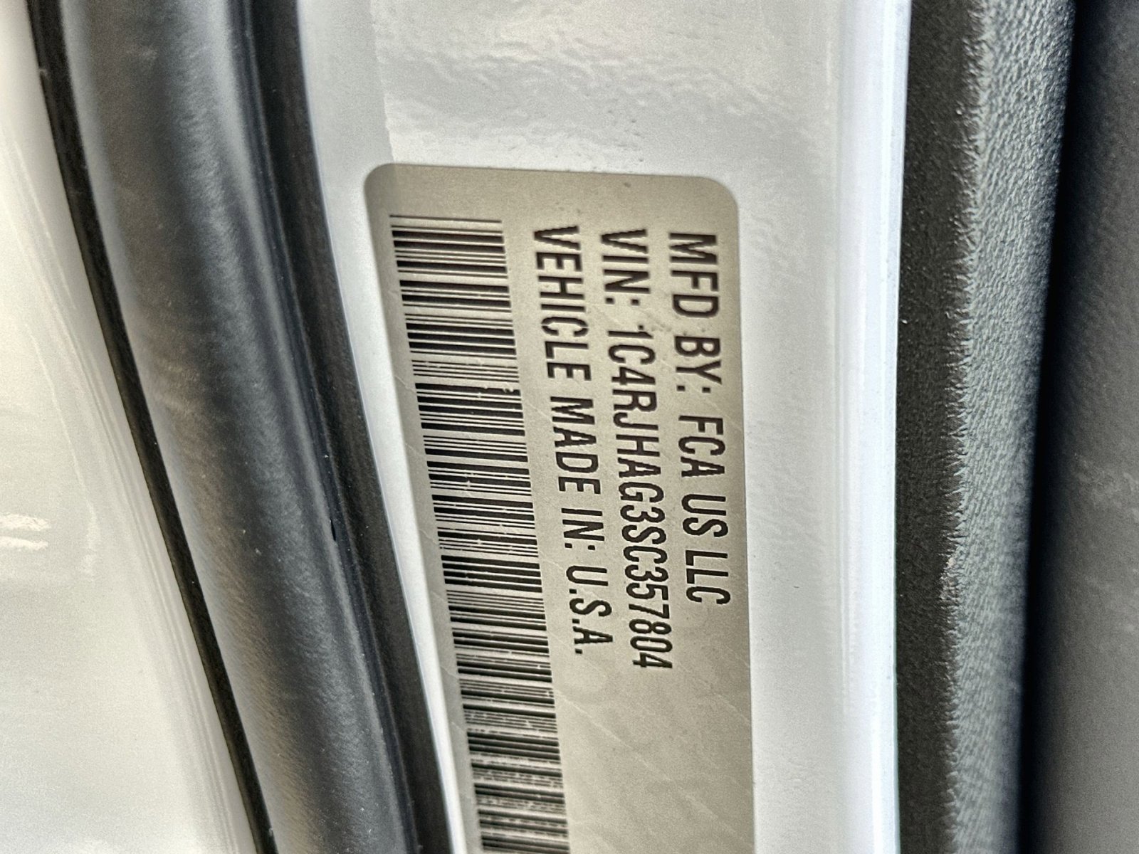 New 2025 Jeep Grand Cherokee Laredo w/ Luxury Tech Group I image 28